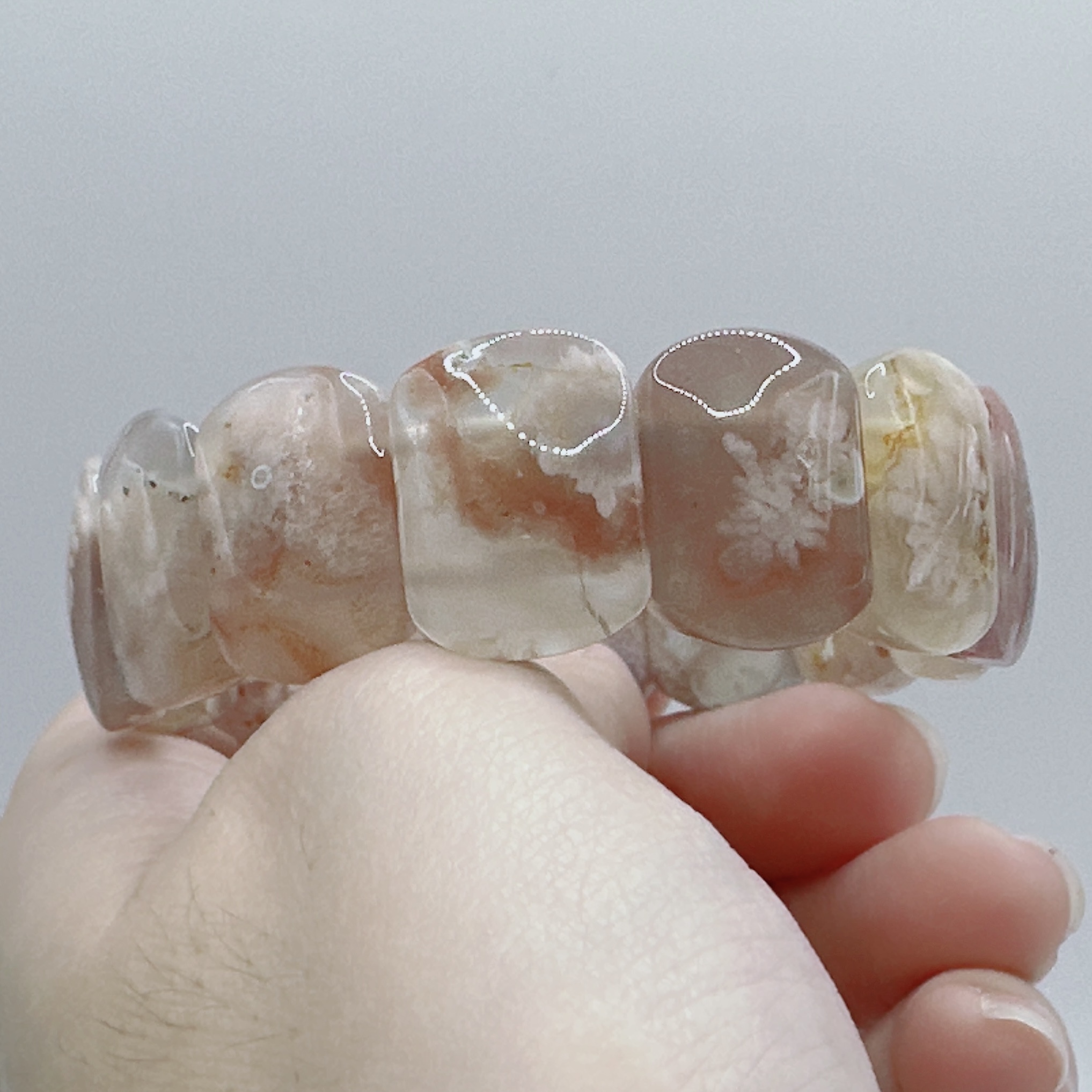 B7103BD8-94AA-4C86-B076-92F46D767F87