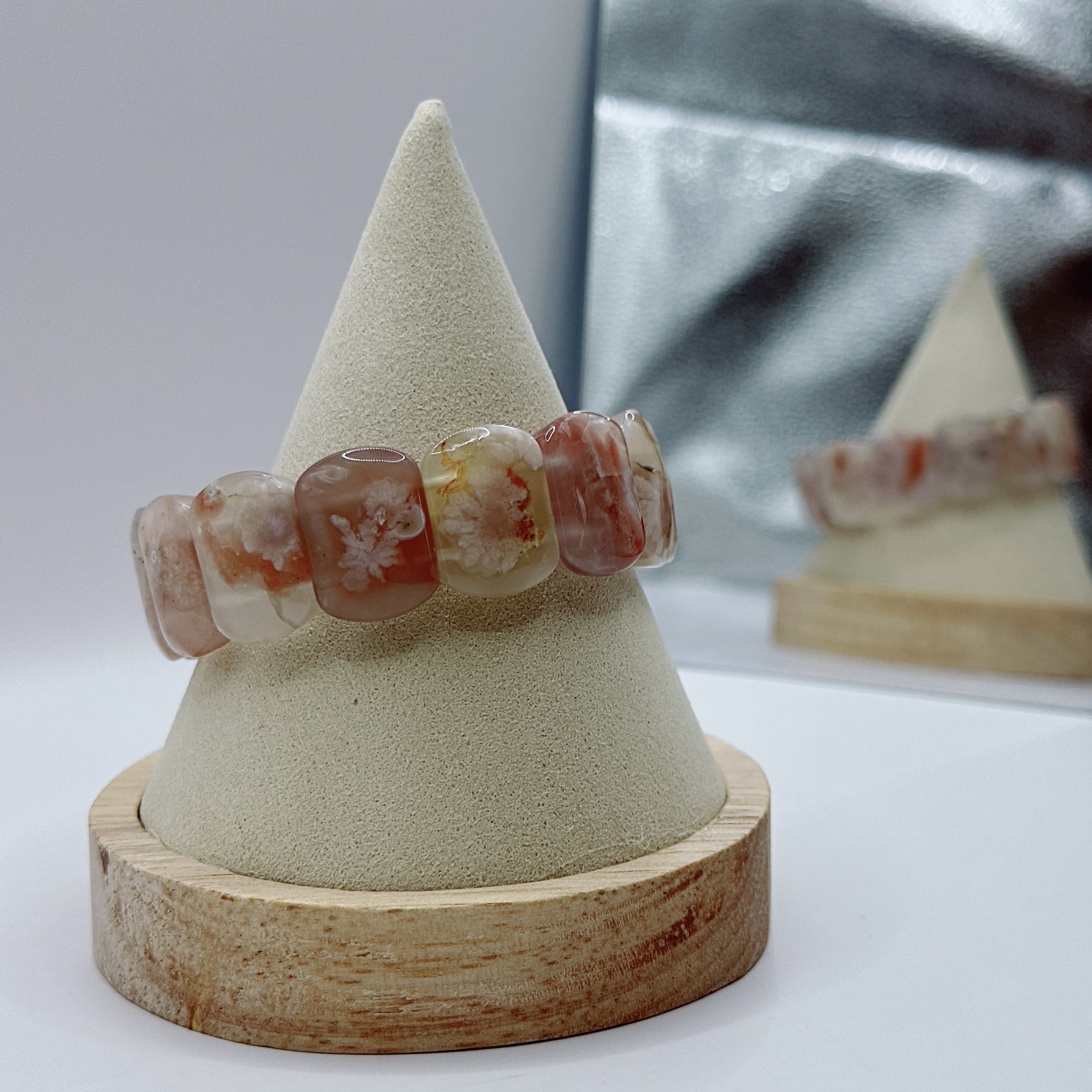 EAAA90A6-17CE-4B27-BEBD-ABB03DBF3A3D