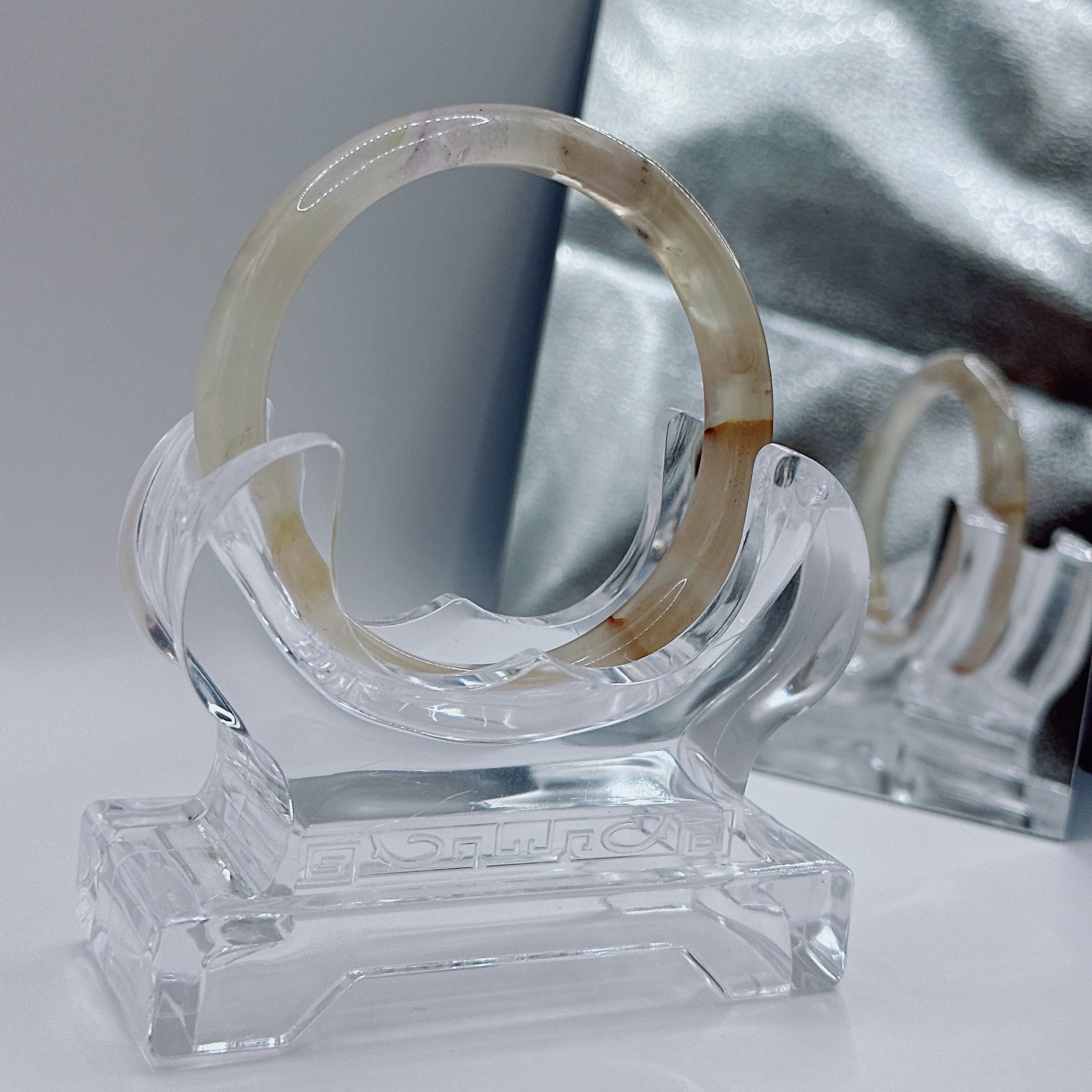 D63C25DD-707C-4B5E-B082-9DD36D36ACF2