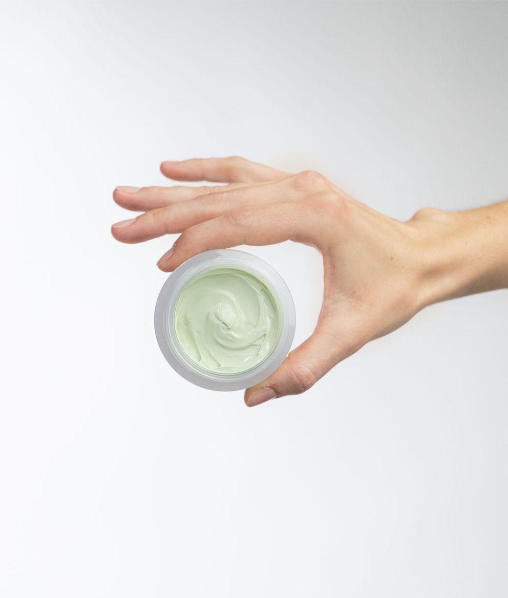 Rosea-Calm-Cream-Hand