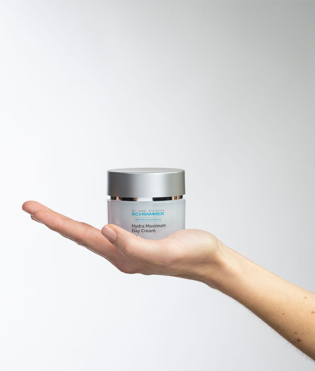 Hydra-Maximum-Day-Cream-Hand