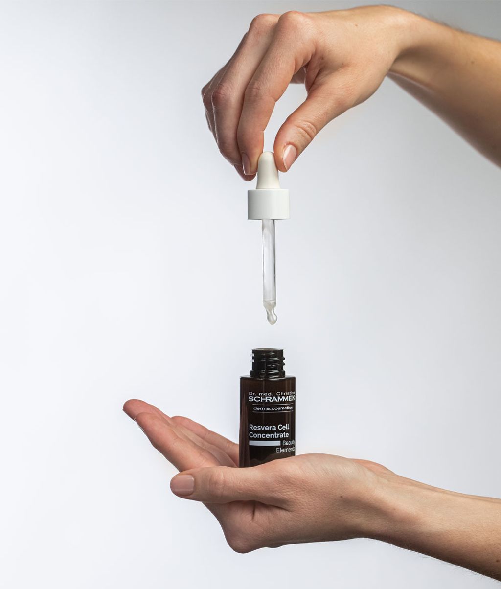 Resvera-Cell-Concentrate-Hand