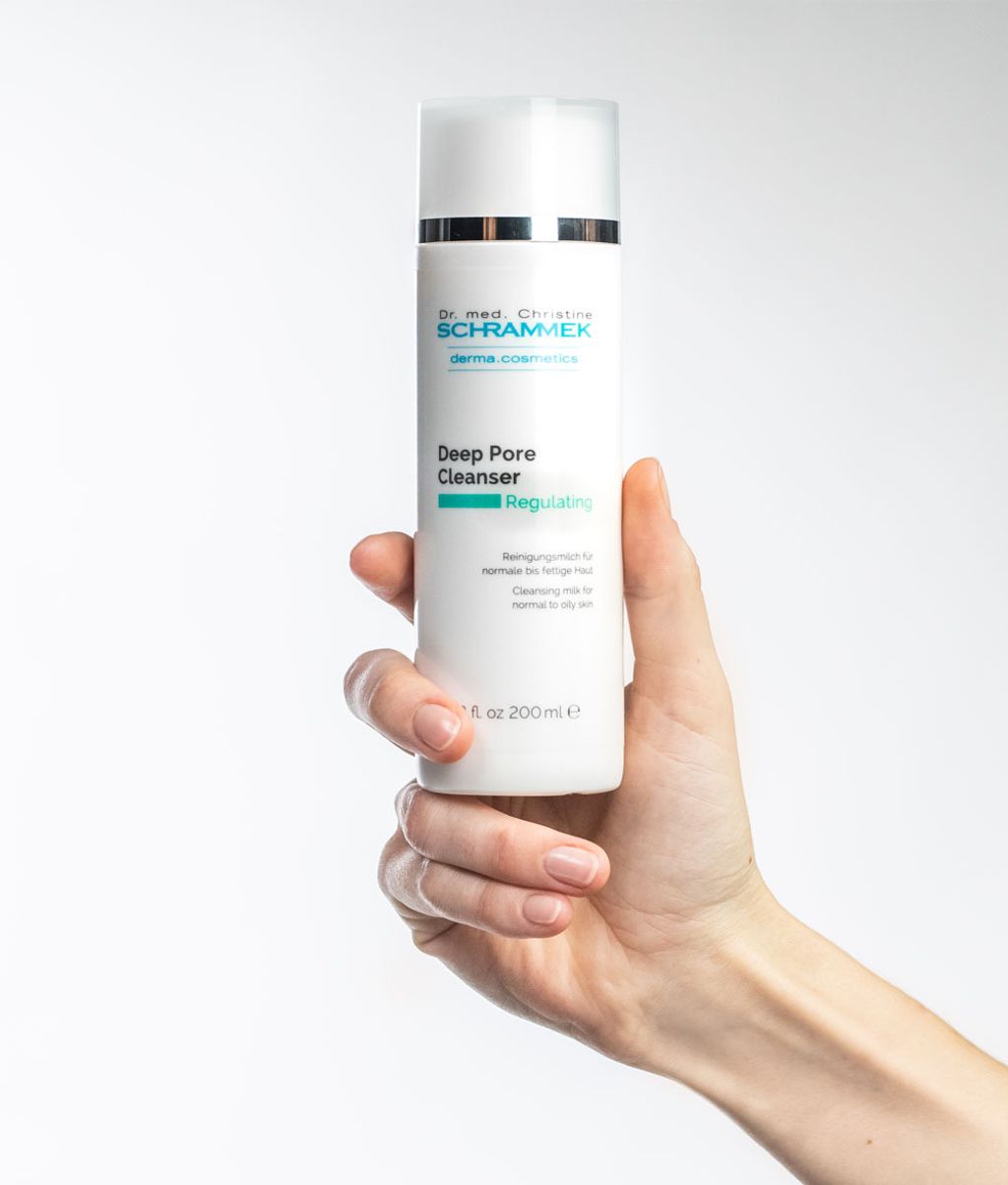 Deep-Pore-Cleanser-Hand
