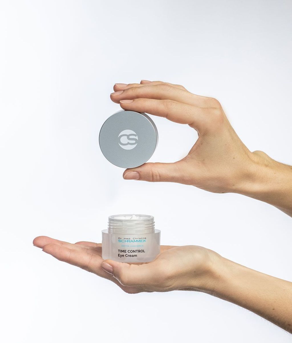 TIME-CONTROL-Eye-Cream-Hand