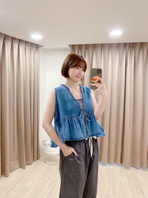 1B673143-DFB4-4C30-BB0A-718F608BEED1