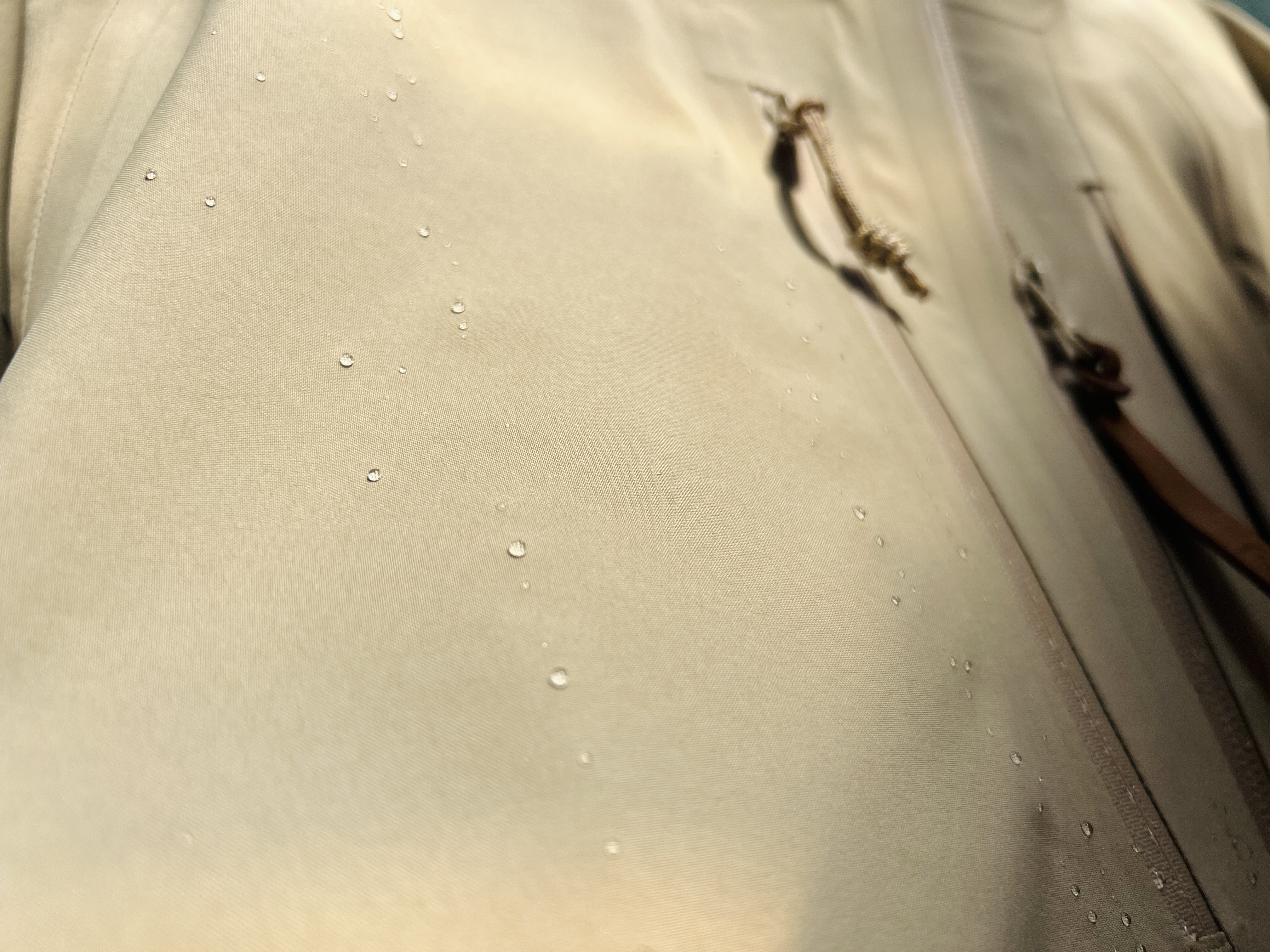 如何清潔 GORE-TEX 風雨衣？完整清洗與保養教學