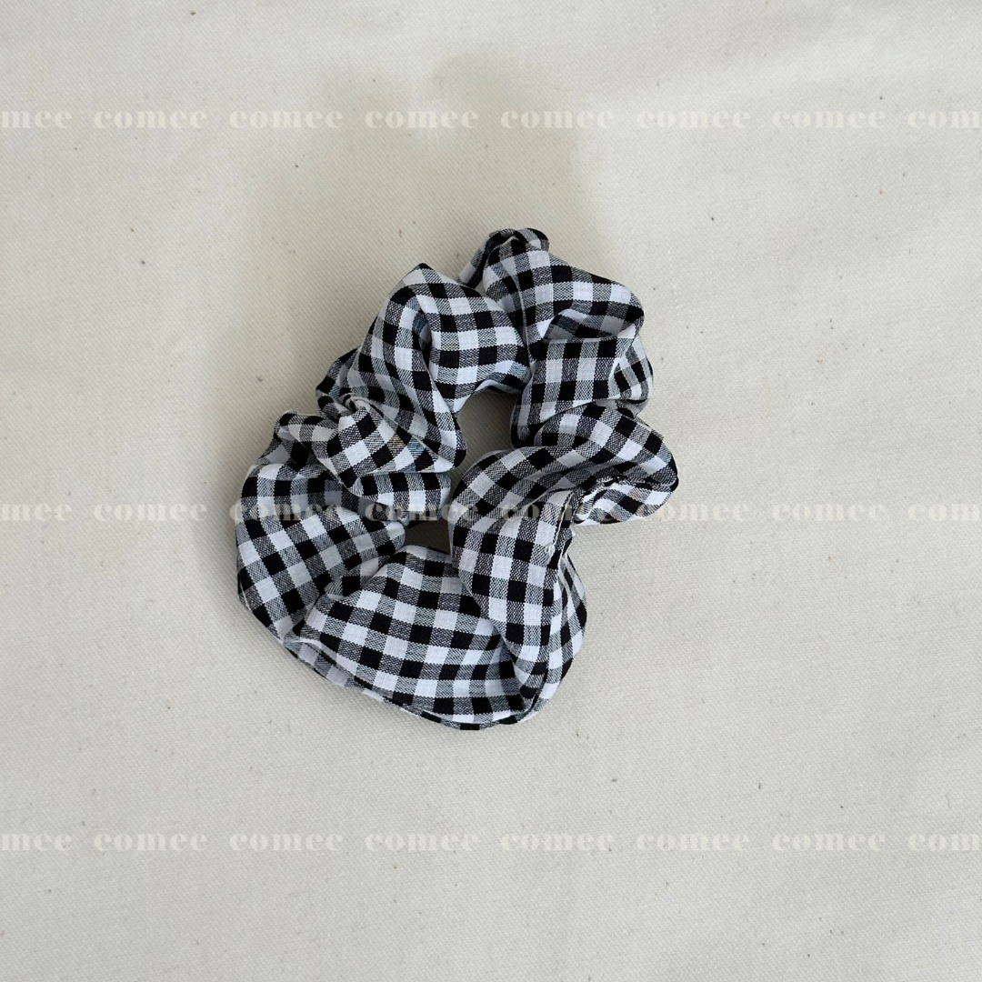 B&W Scrunchies (3)