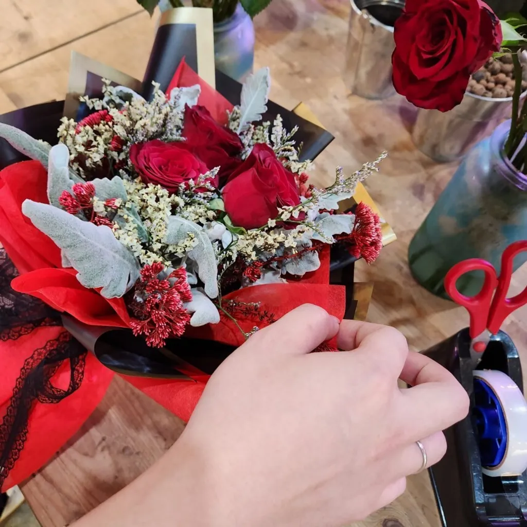 3-stalks-roses-bouquet-workshop (1)