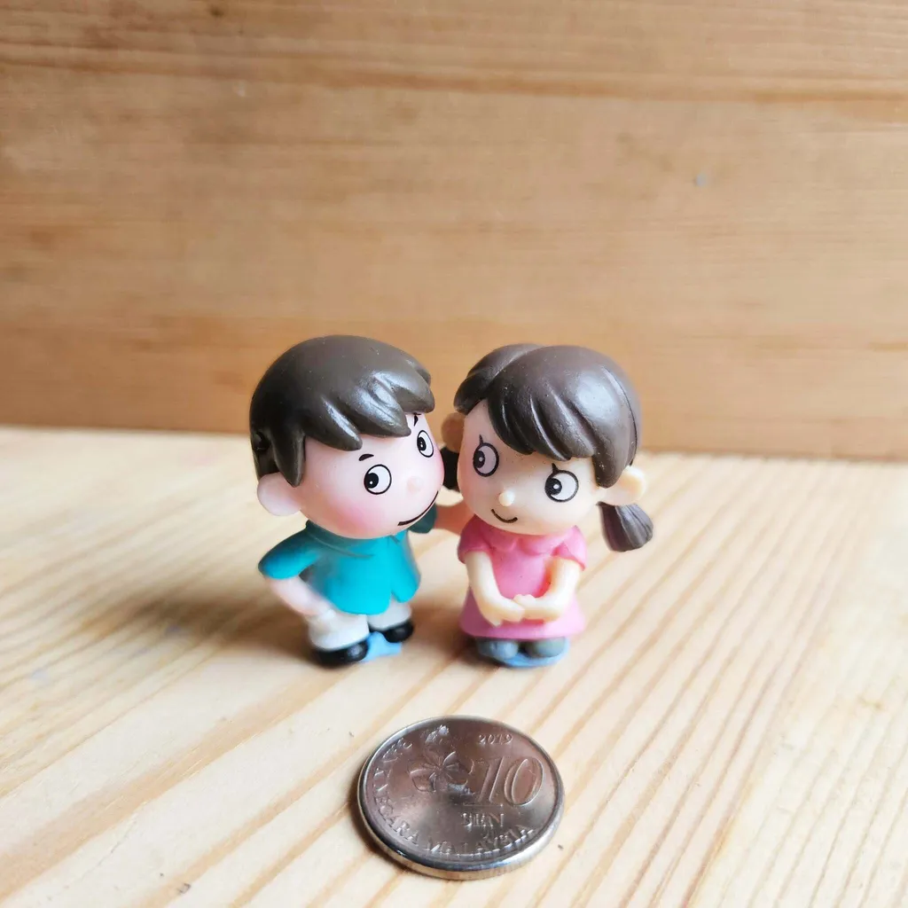 GC Boy and Girl Stand
