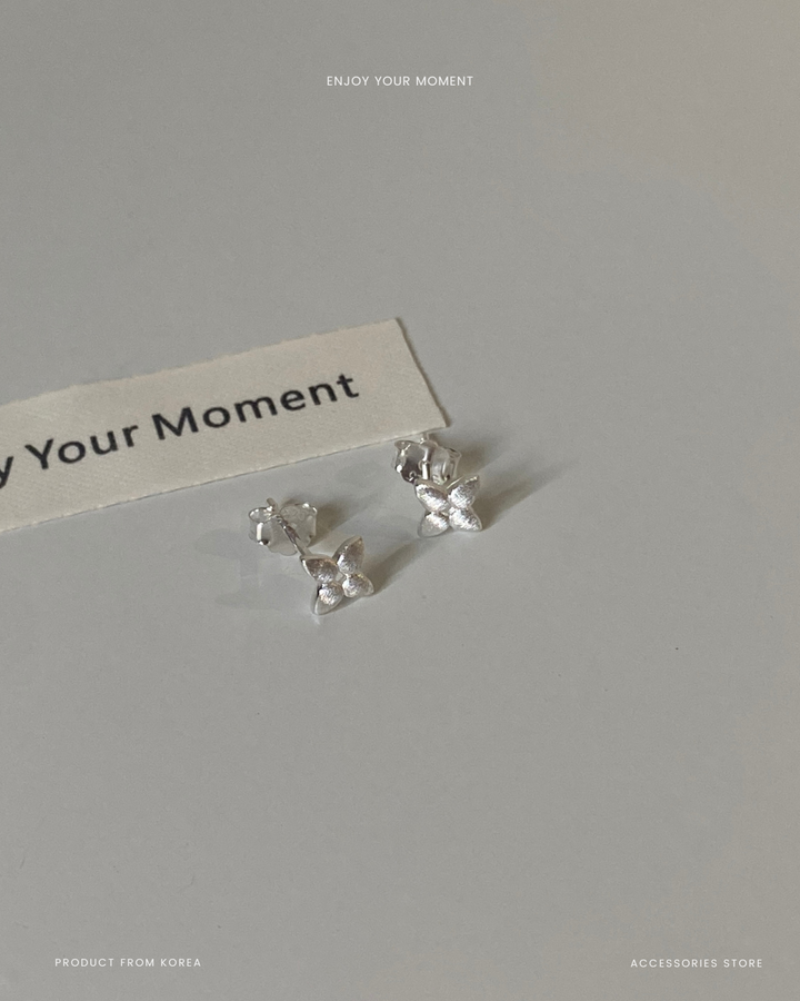 mini clover studs (2)