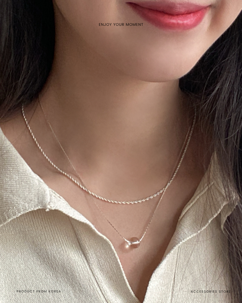 Serene Twist Necklace (2)