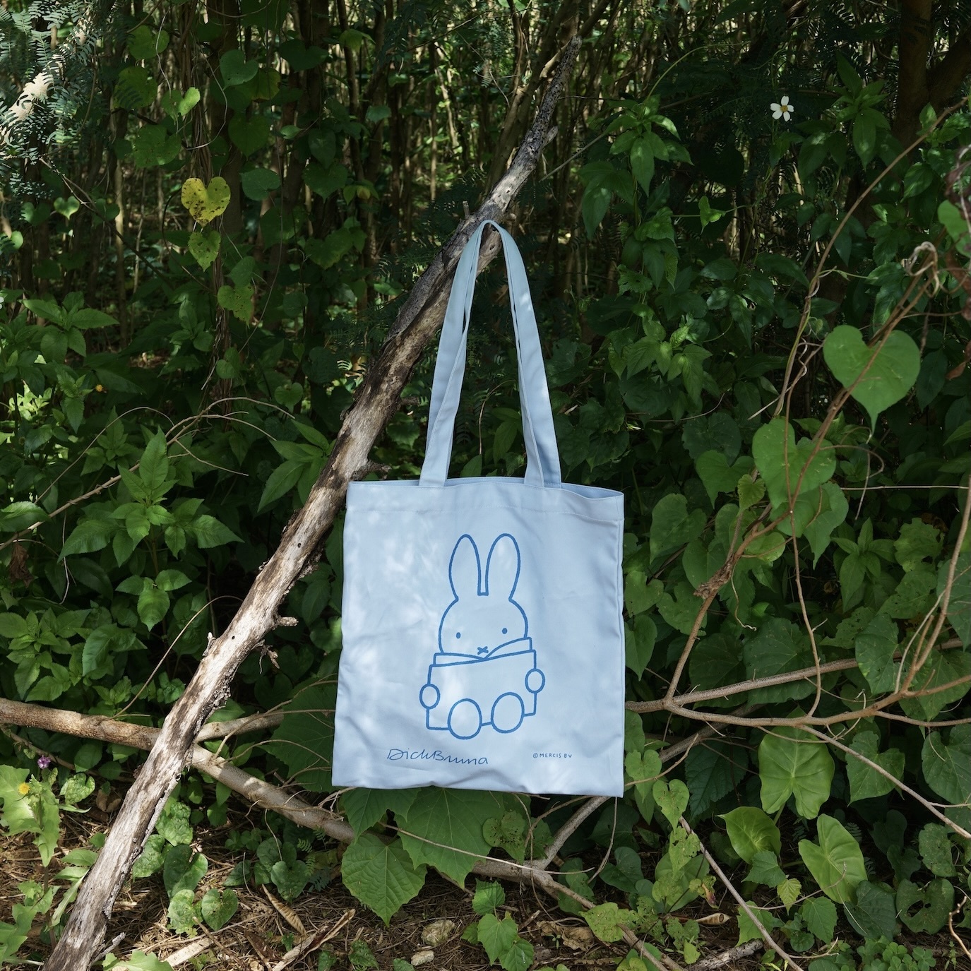 miffy-ecobag-Reading-Blue-snap1