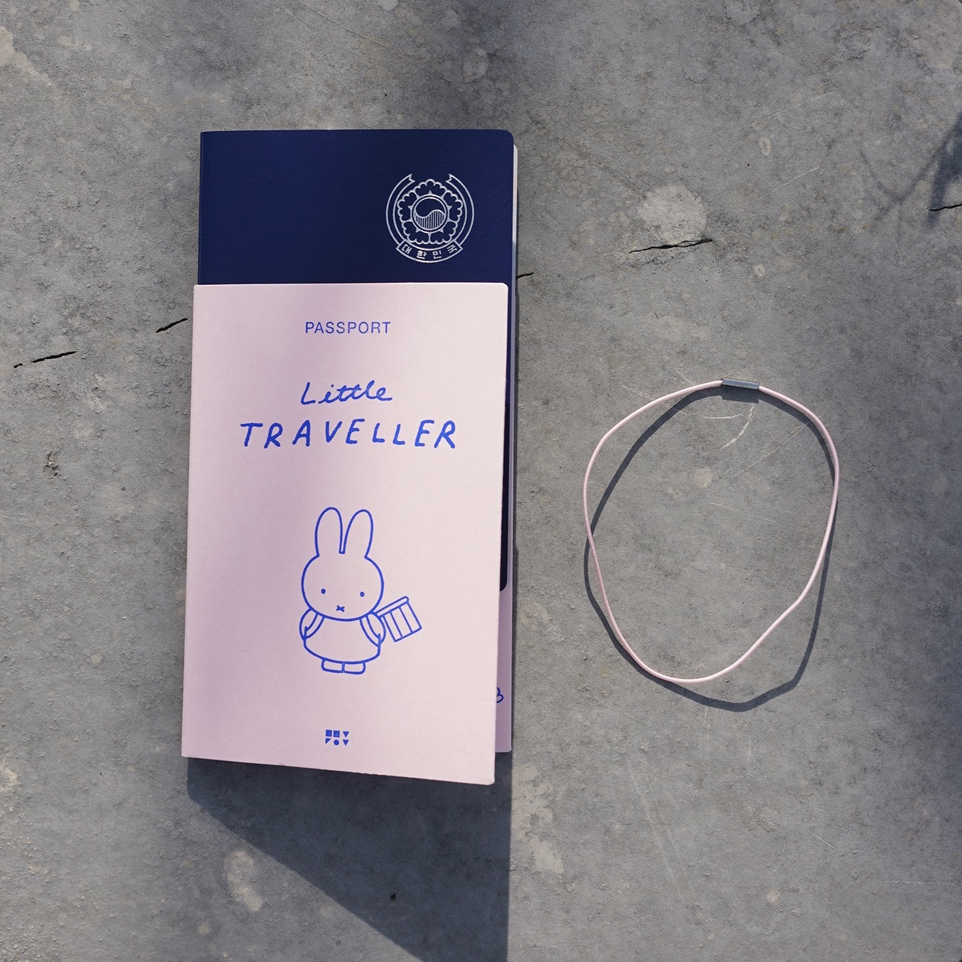 miffyPassport2-pink-snap7