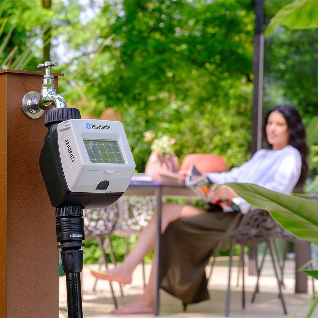8497 single solar timer tap and background