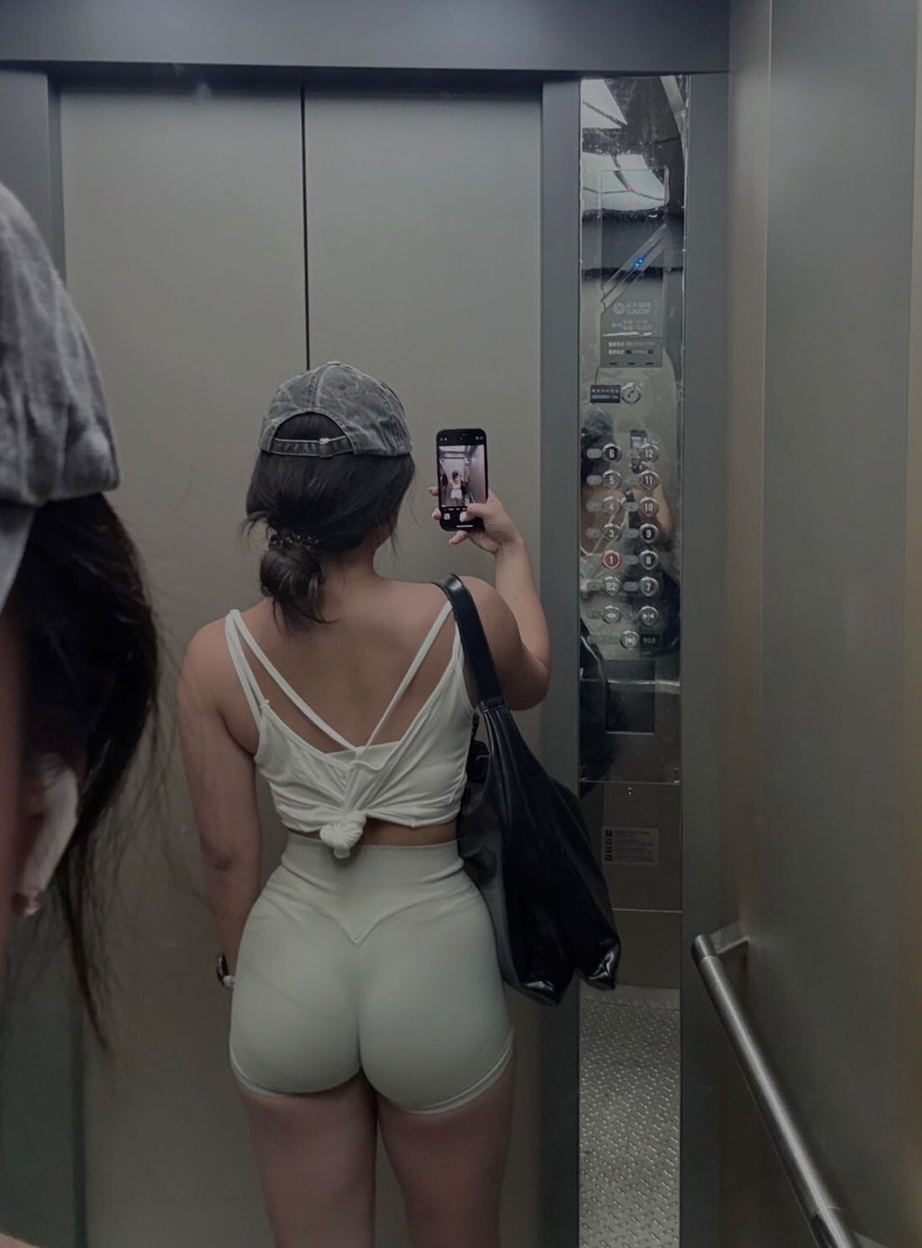 LINE_ALBUM_日常穿搭_250807_3