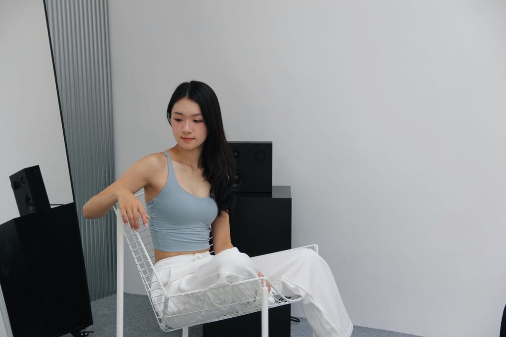 01F991AE-1972-4594-82C1-BB34AFC5B7E9 2