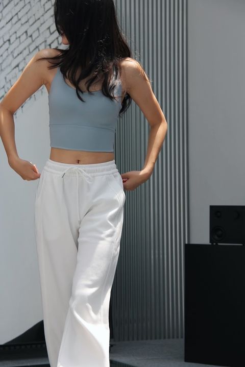 E943B089-0D9B-47DB-9137-E01AE55DF971 2