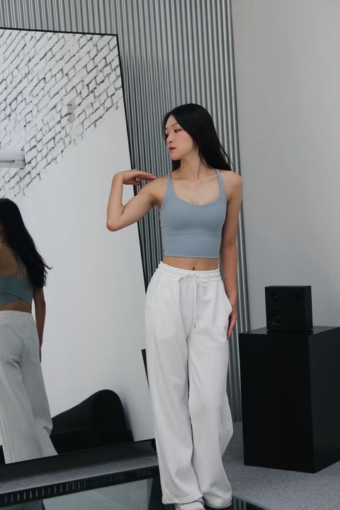 9B7BF635-3FB2-4904-8A52-70D7030B1EC4 2