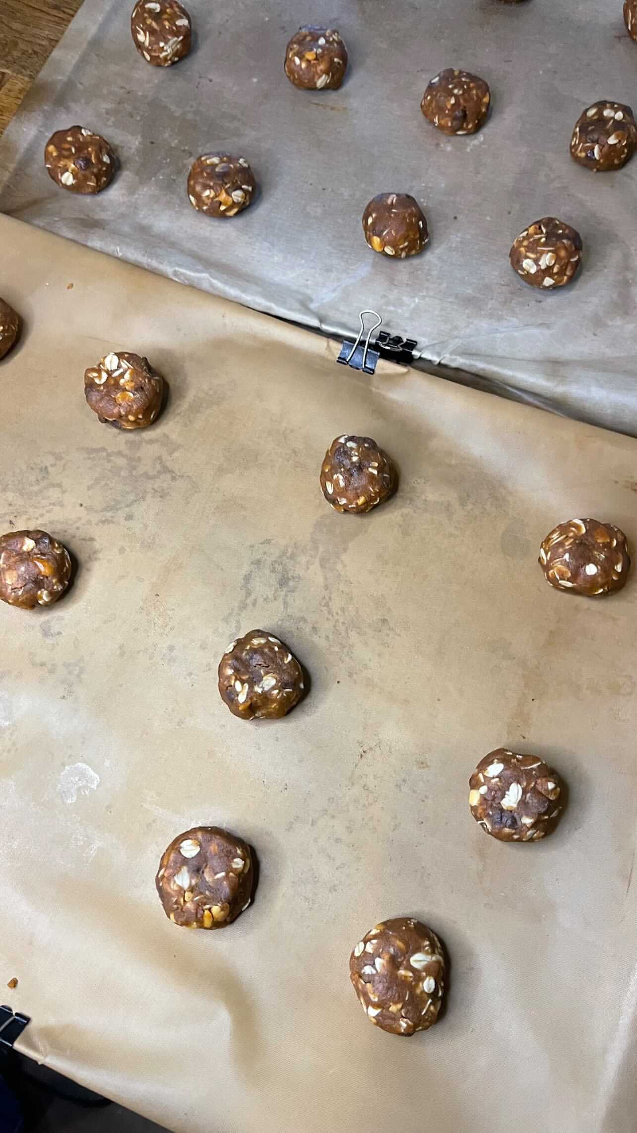 JOBBIE Peanut Butter Oat Chocolate Chips Cookies