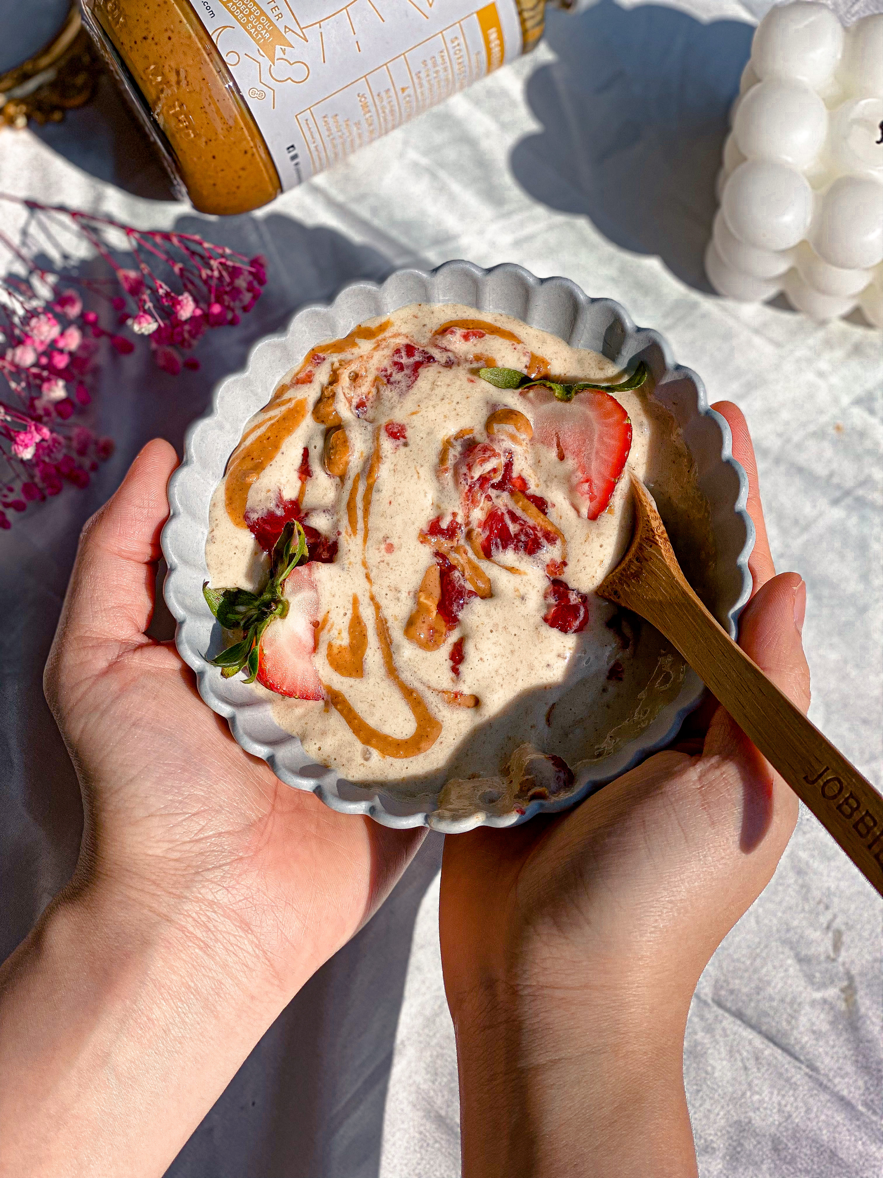 JOBBIE Peanut Butter and Jam Smoothie Bowl