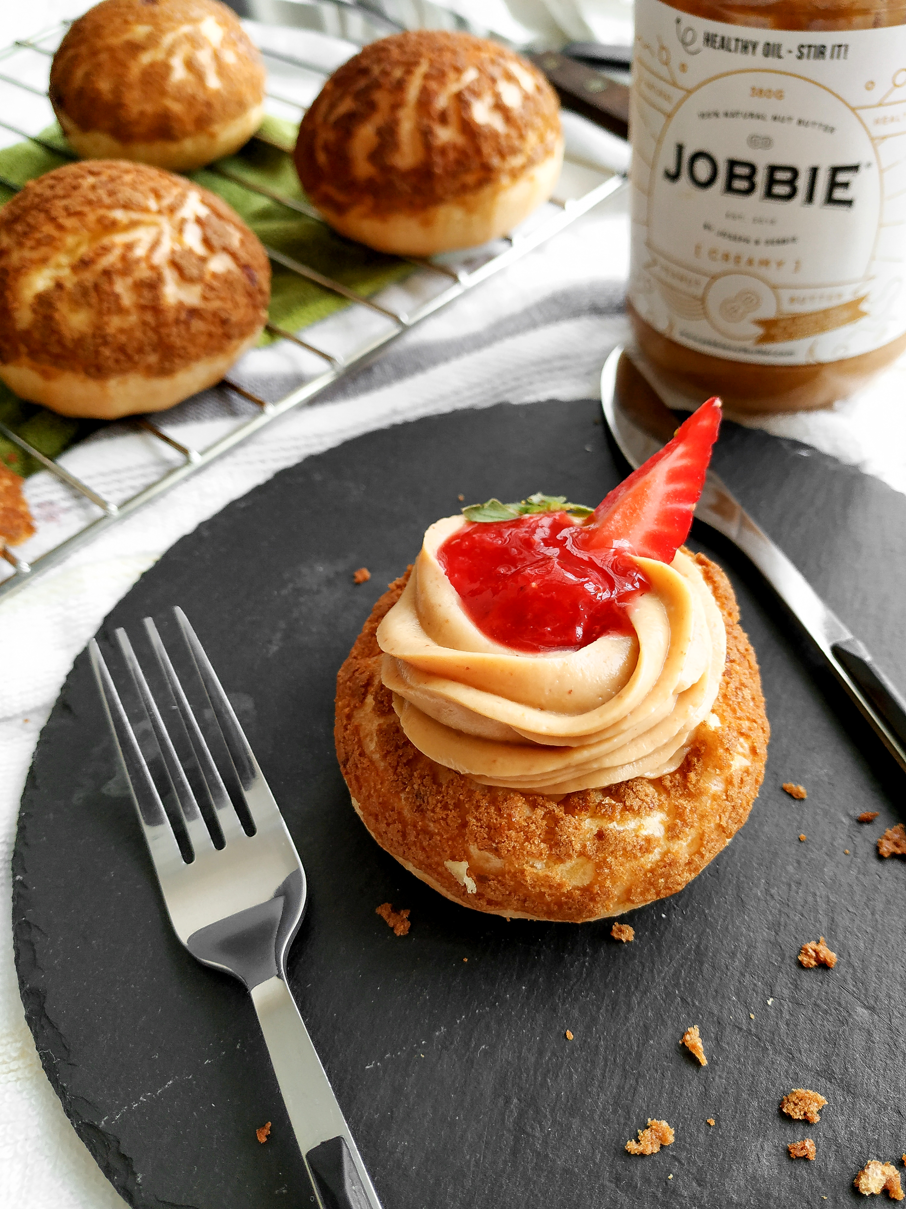 JOBBIE Peanut Butter and Jam Cream Puff