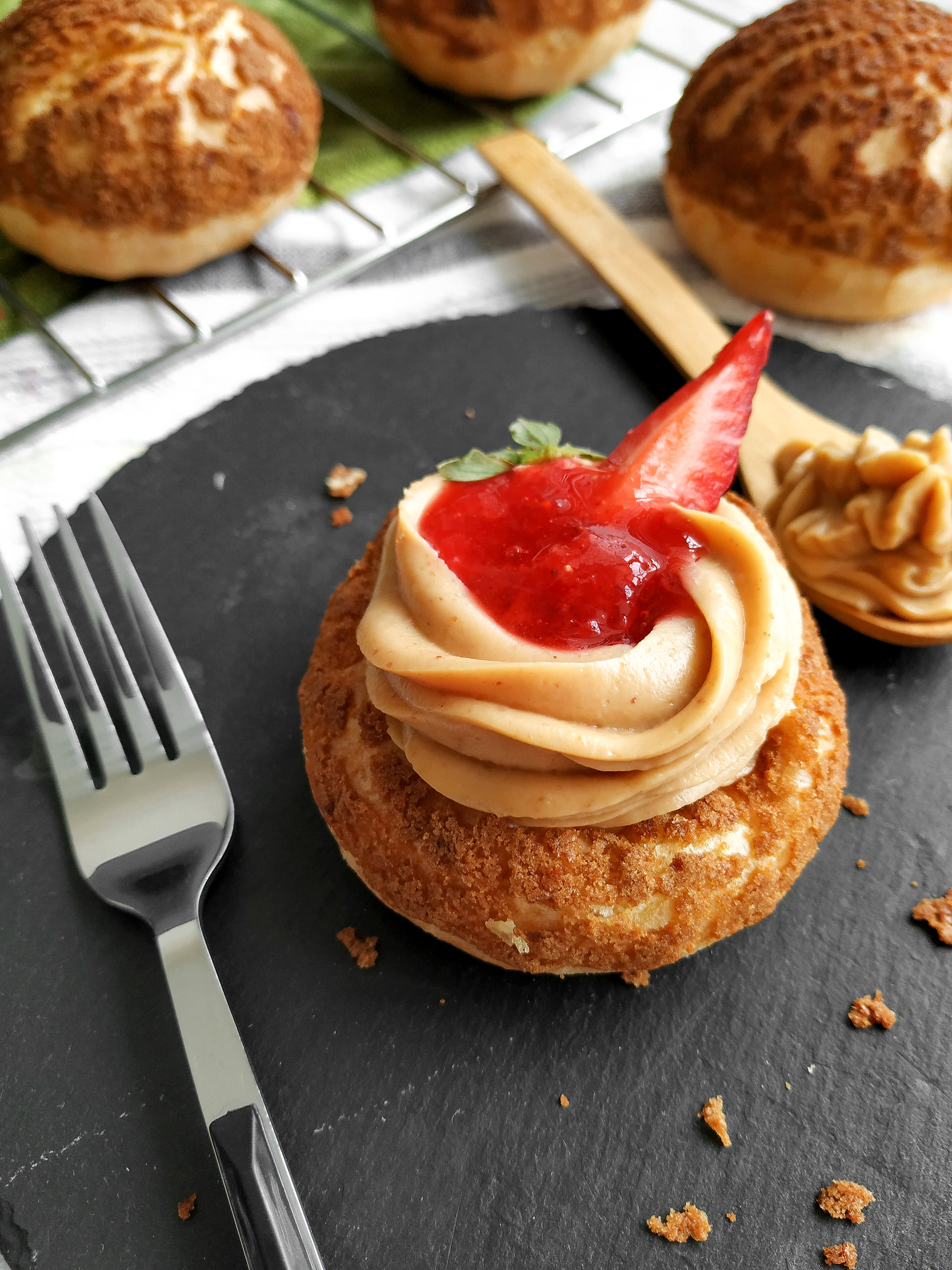 JOBBIE Peanut Butter and Jam Cream Puff