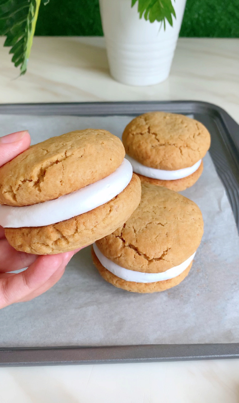 JOBBIE Peanut Butter Chocolate Cookie Sandwich (Vegan)