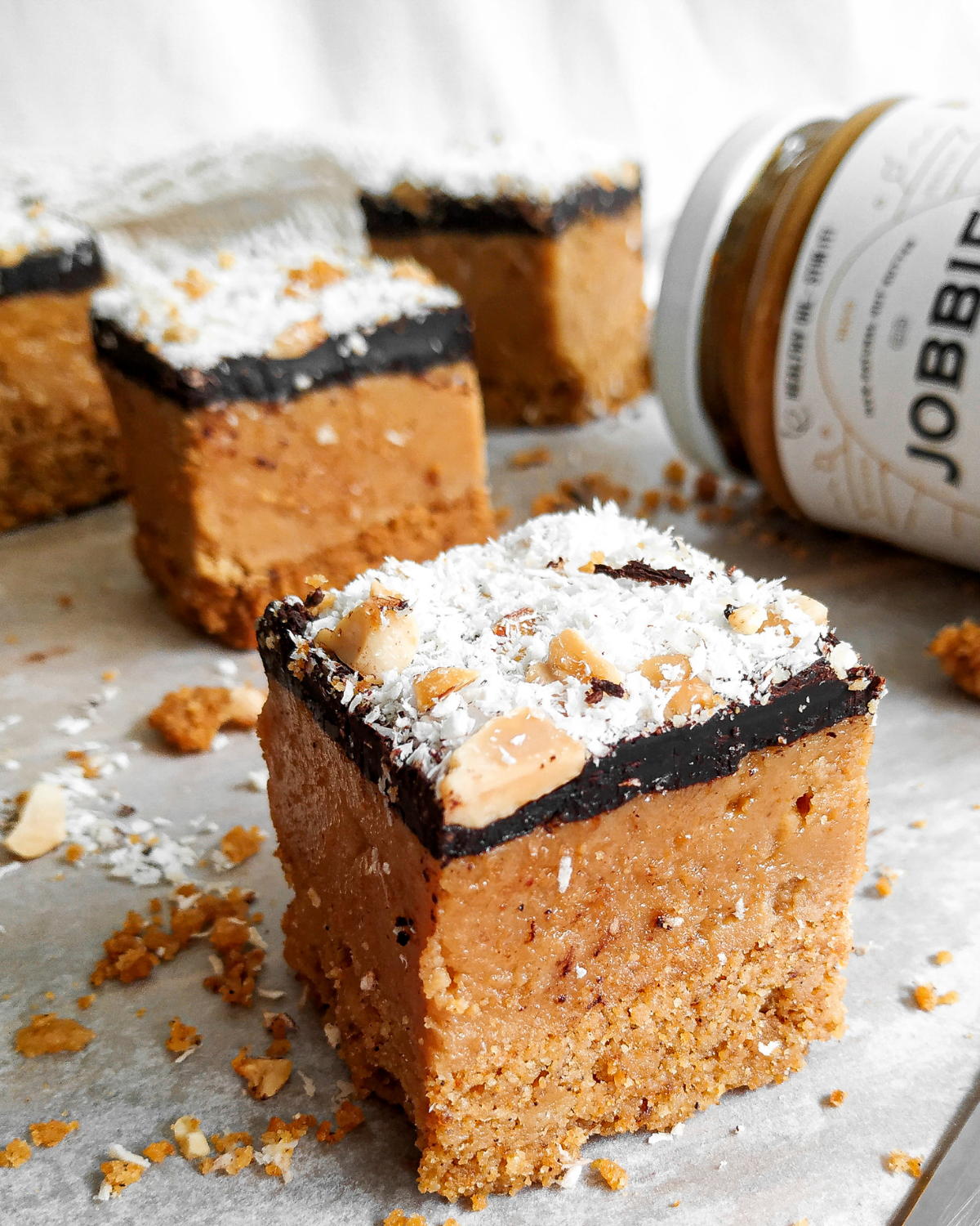 JOBBIE Peanut Butter Dark Chocolate Fudge Bar