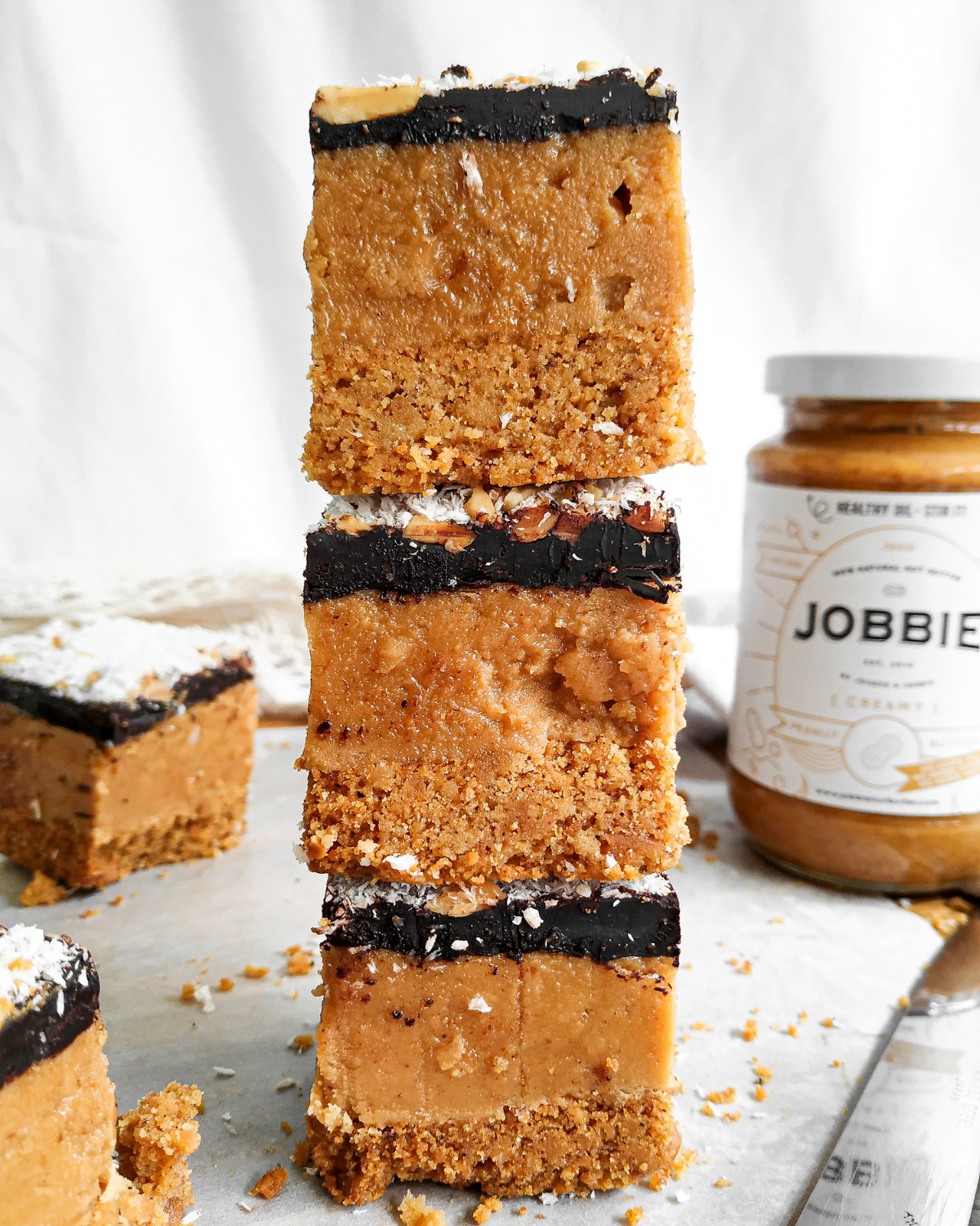 JOBBIE Peanut Butter Dark Chocolate Fudge Bar