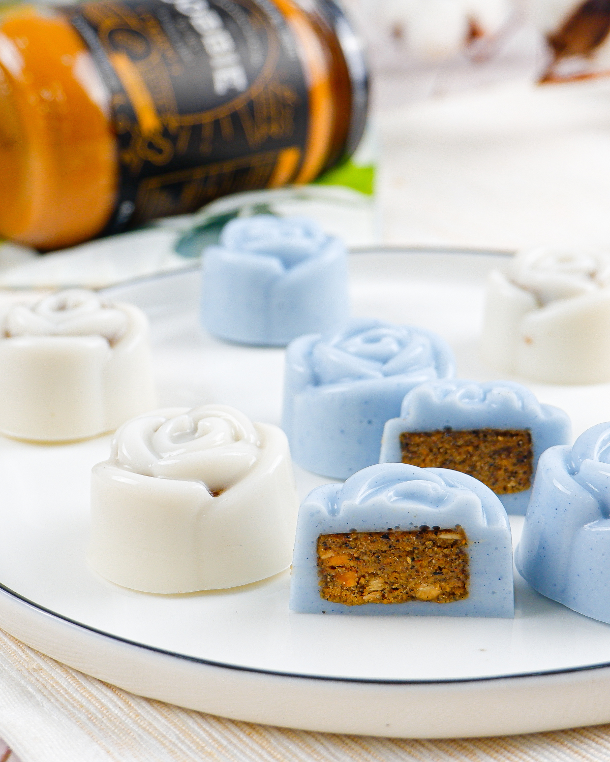 JOBBIE Peanut Butter Sesame Agar-Agar Mooncake