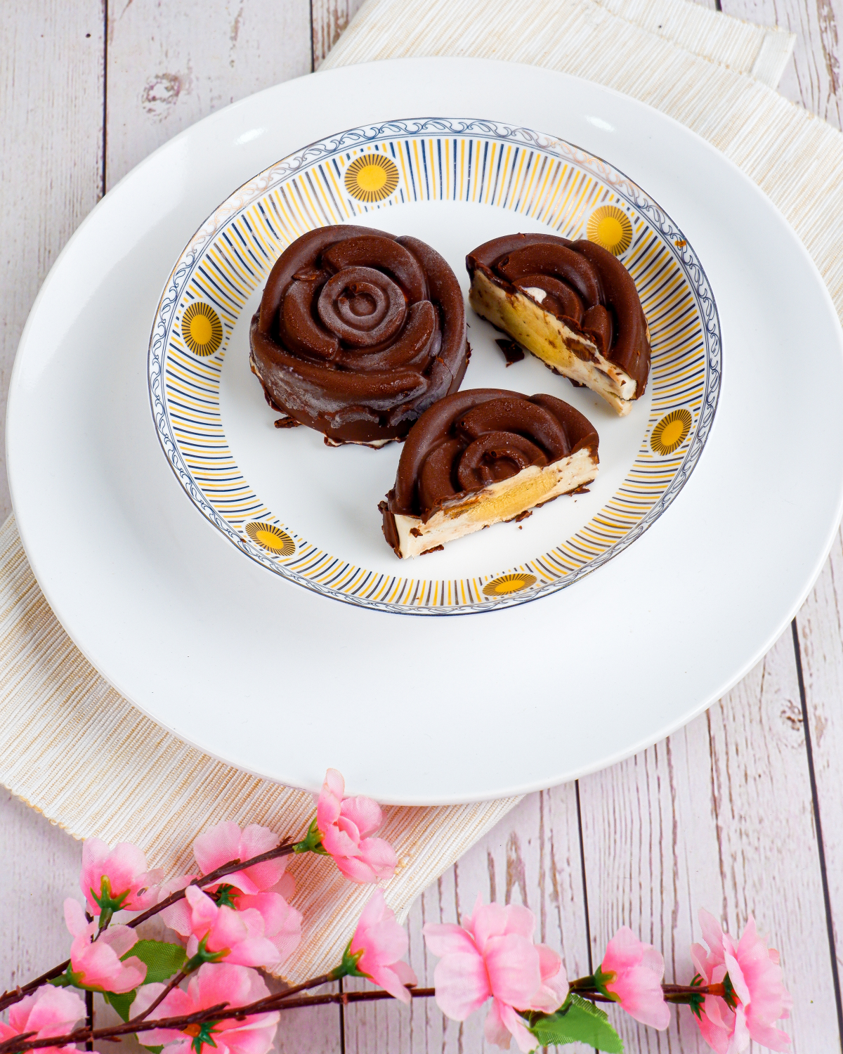  [Mid-Autumn Festival Special] JOBBIE Peanut Butter Ice Cream Chocolate Shell Mooncake with Banana Yolk