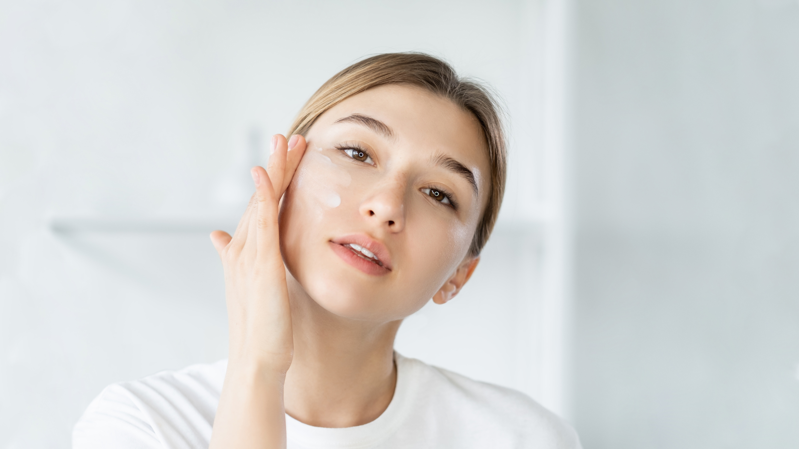 Why Skin Hydration is Essential for a Healthy Skin Barrier (3)