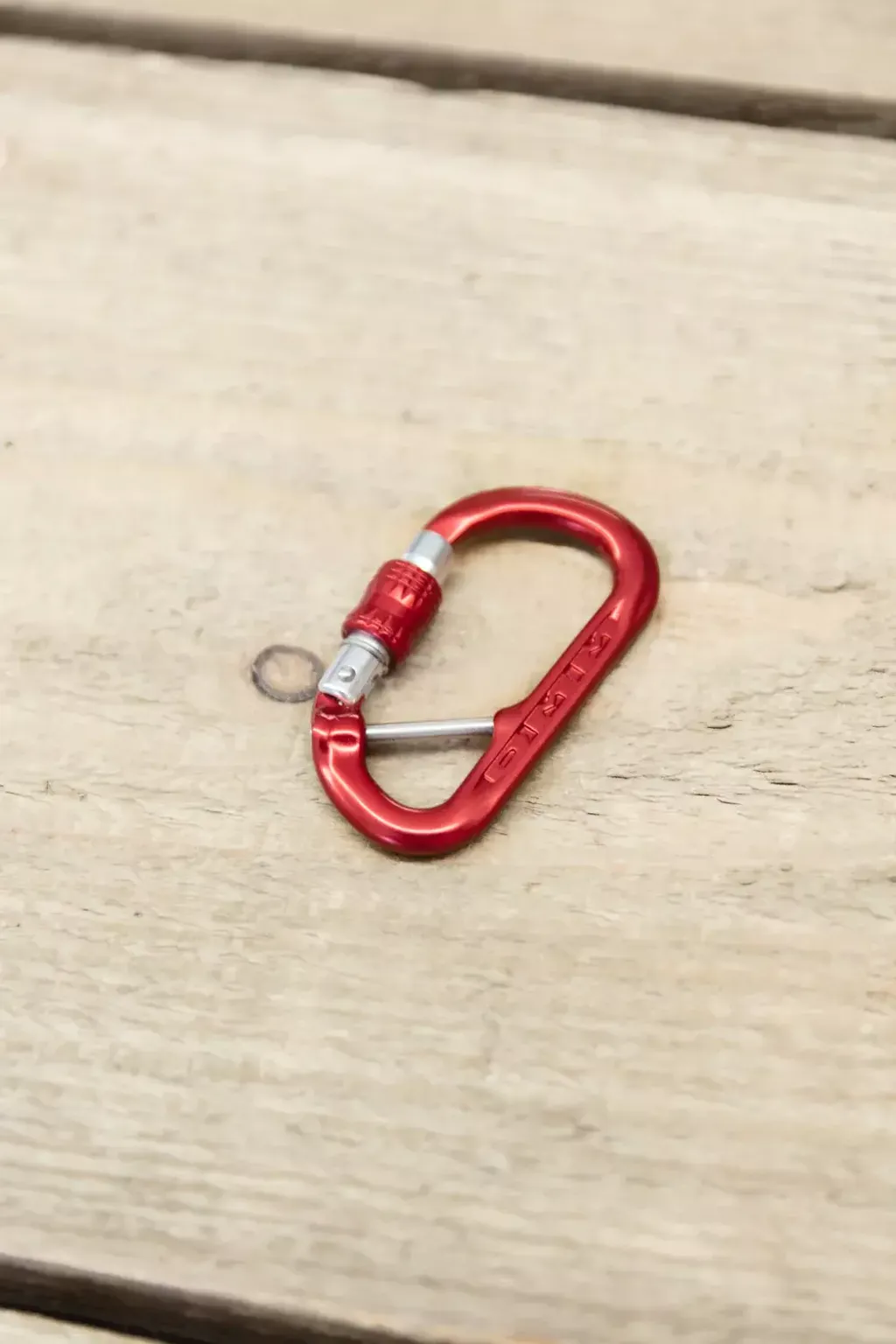 DMM-XSRE-Captive-Red