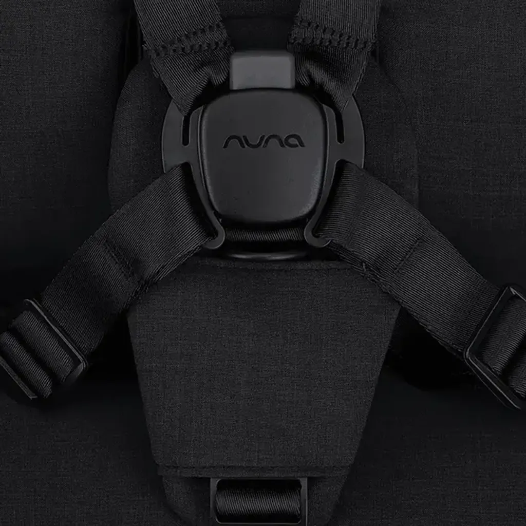 nuna_viaacabn_caviarccr_detail_buckle_us_web.png