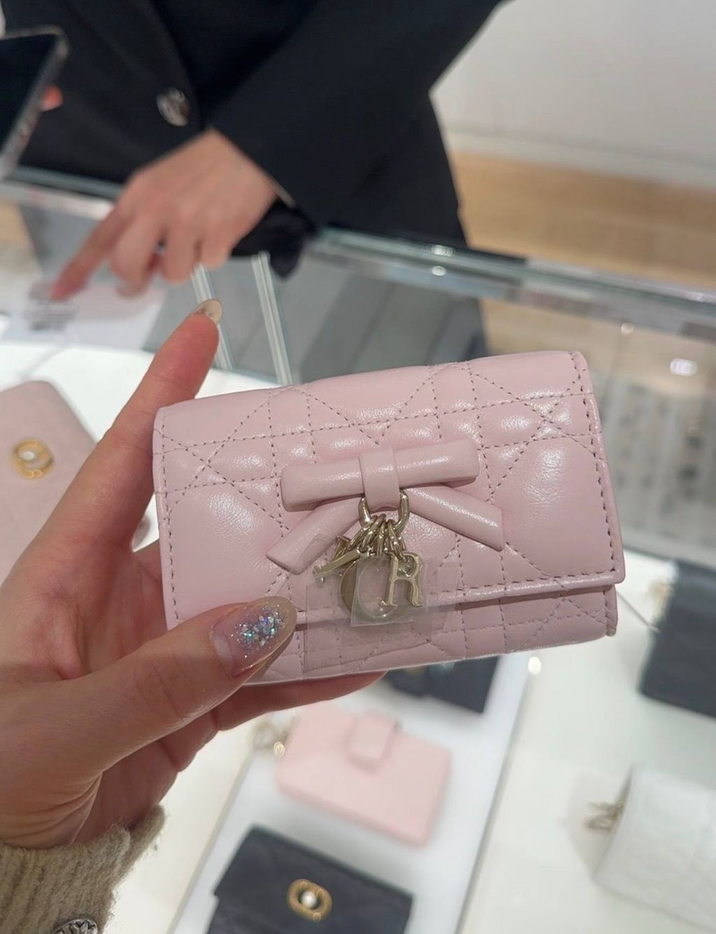 photo_6296123328535662596_w