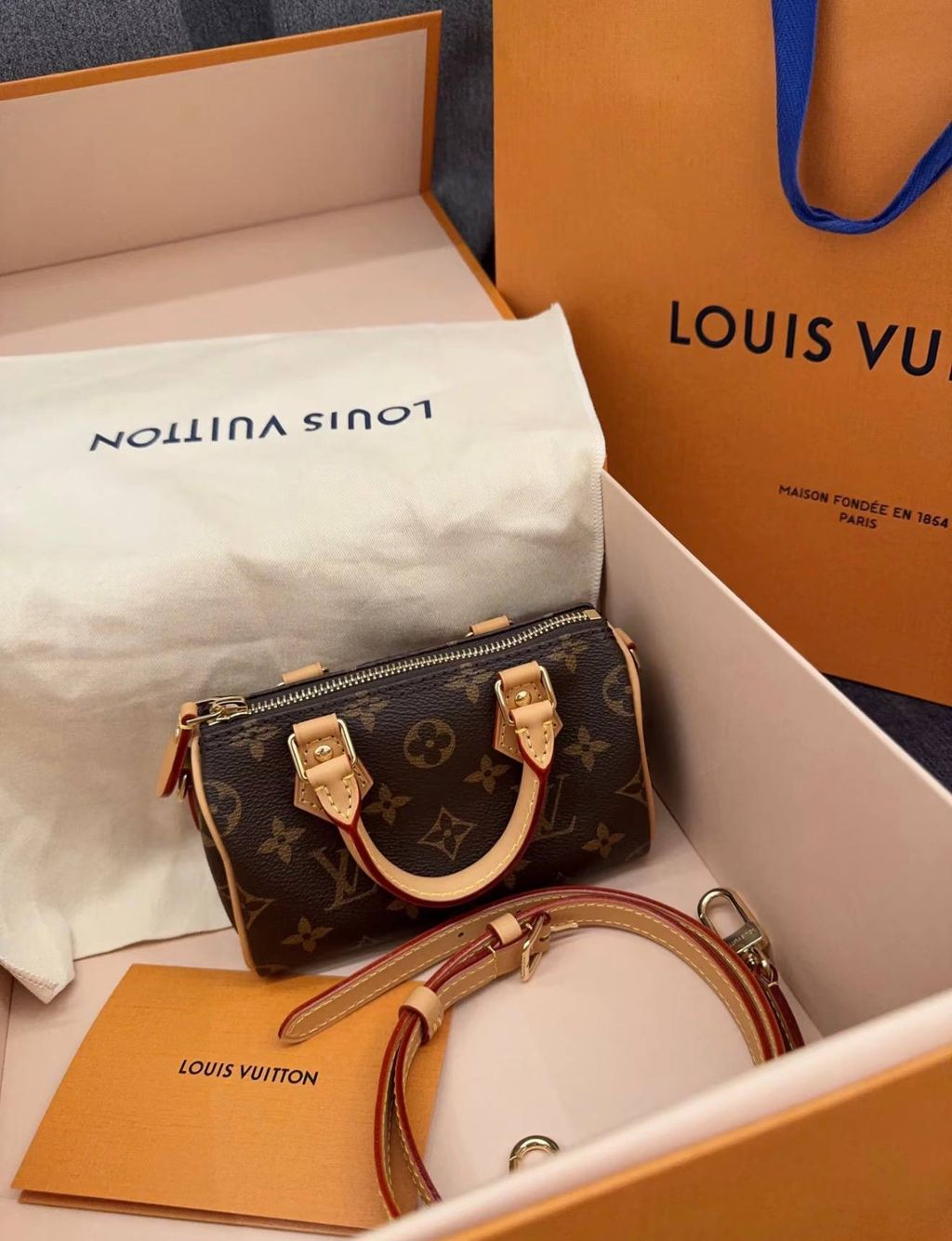 photo_6296123328535662604_w