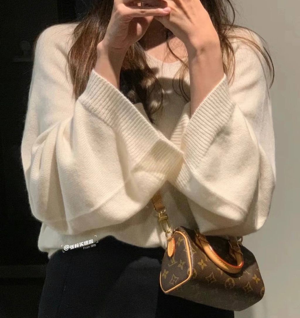 photo_6296123328535662609_w