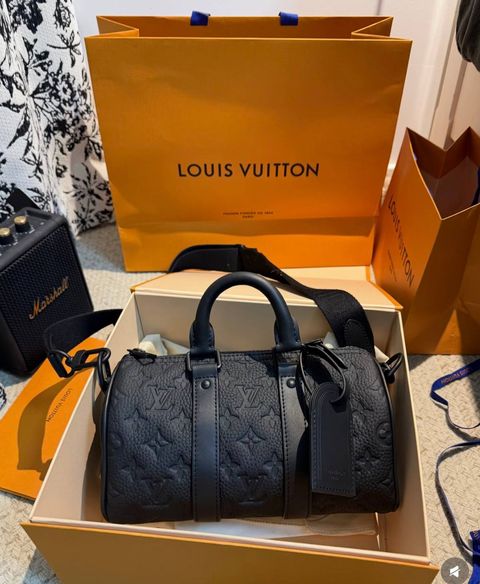 photo_6296123328535662614_w