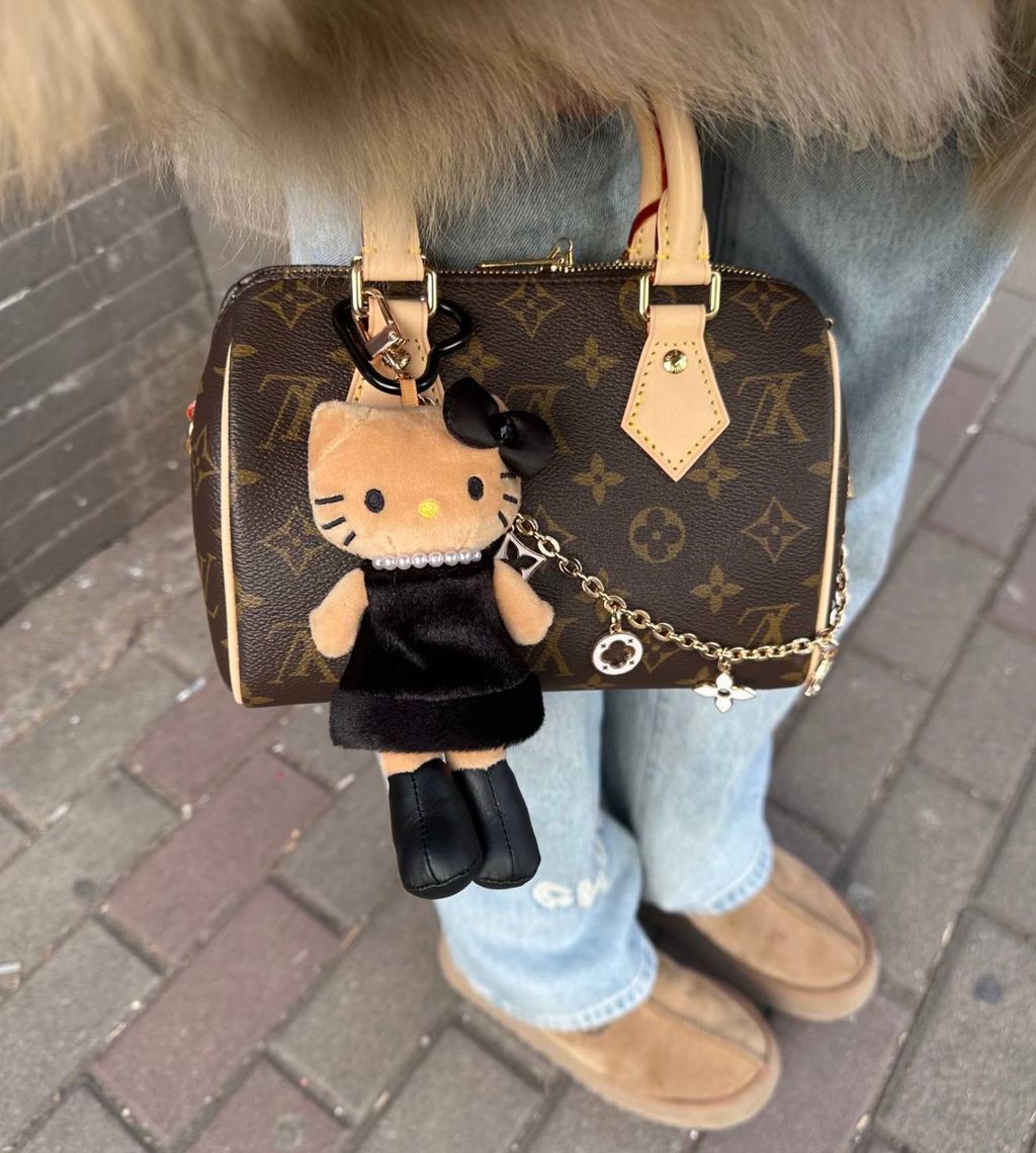 photo_6296123328535662620_w