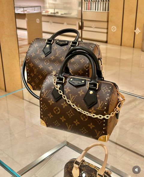 photo_6296123328535662631_w