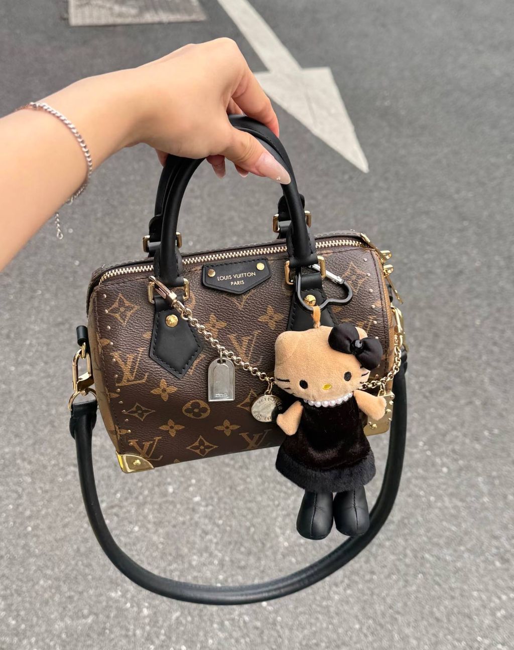 photo_6296123328535662630_w