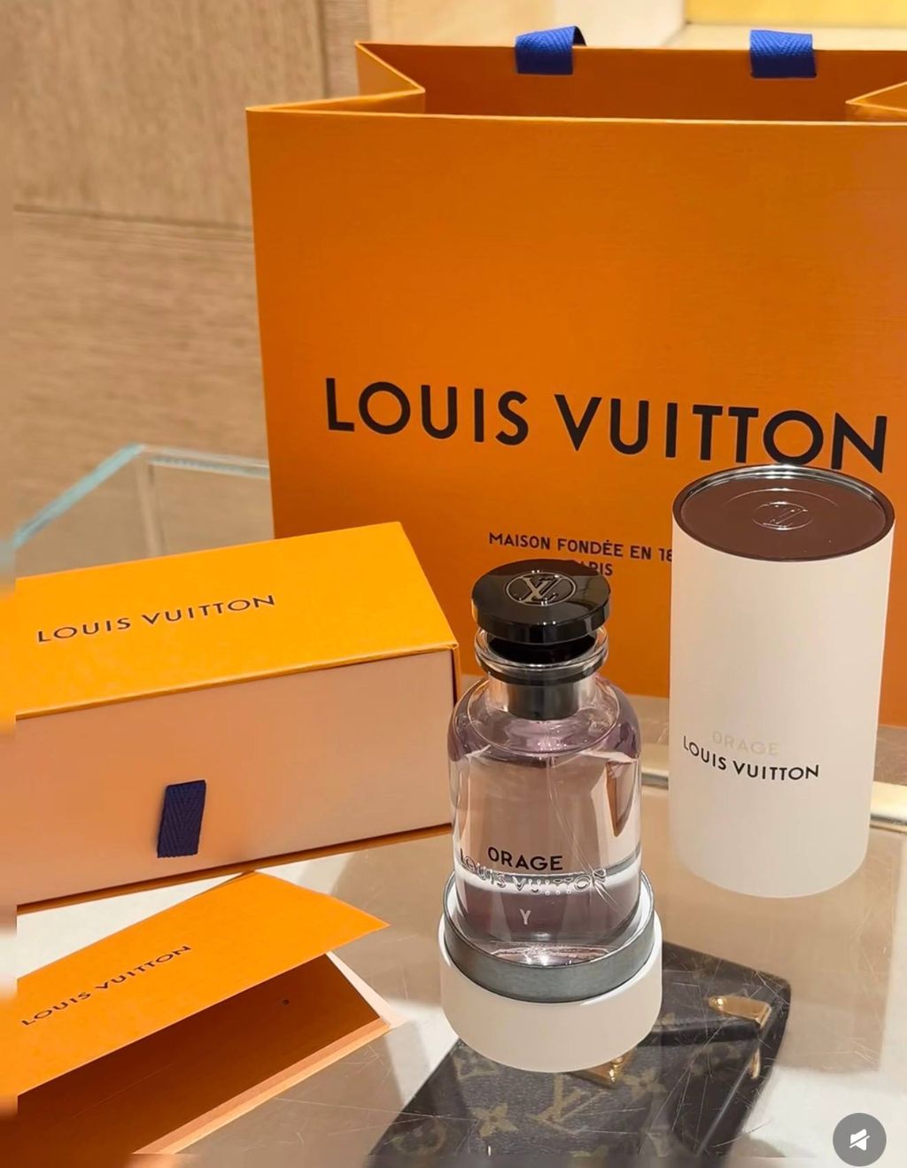 photo_6296123328535662639_w