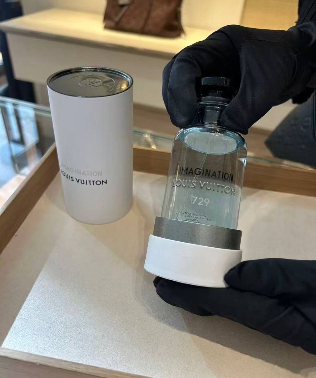 photo_6296123328535662641_w