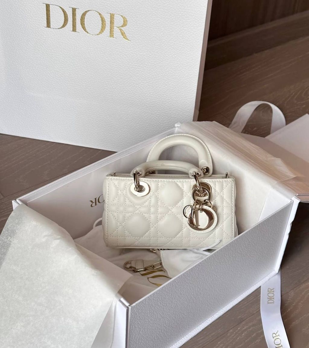 photo_6296123328535662648_w