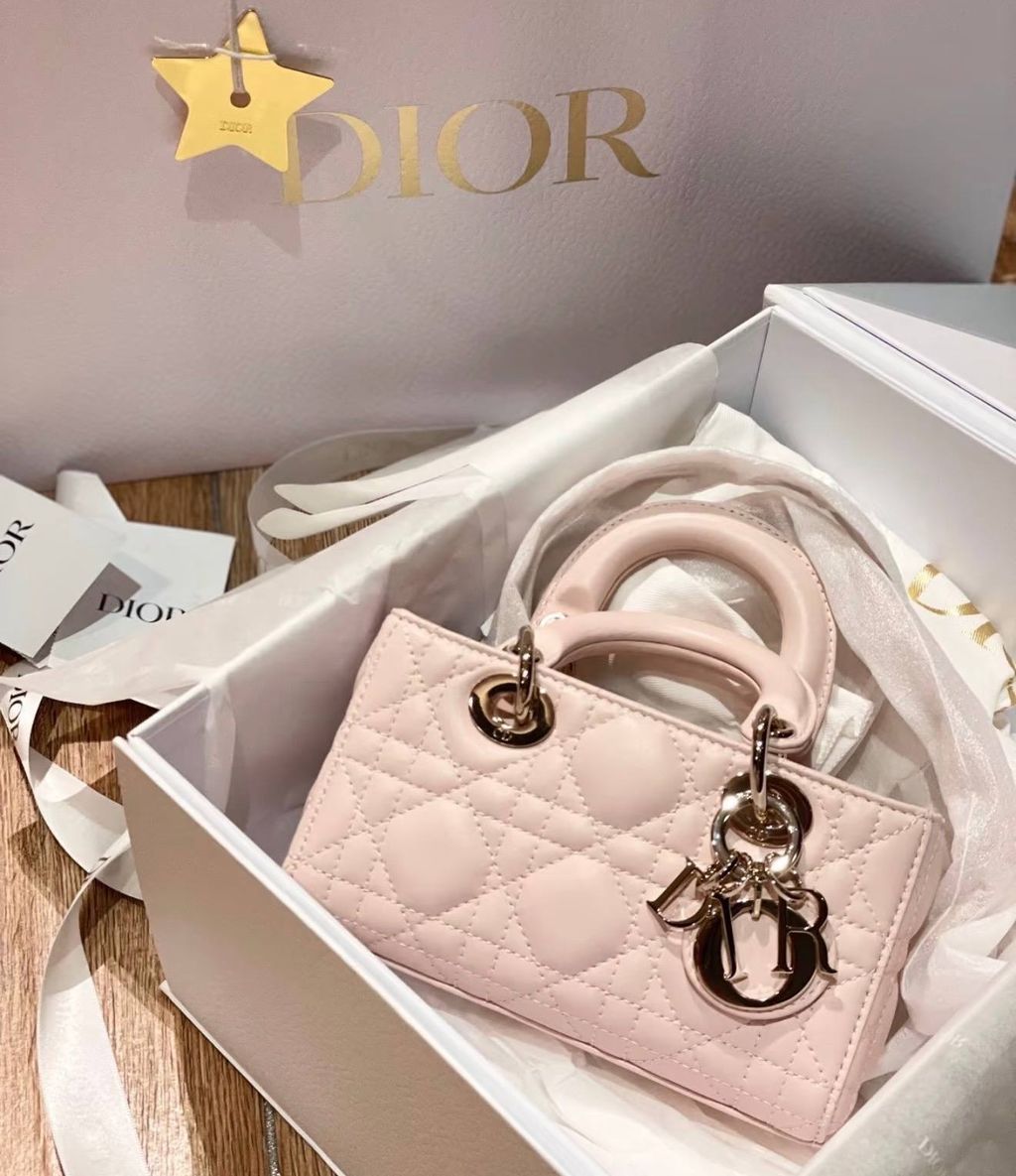 photo_6296123328535662646_w