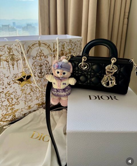 photo_6296123328535662645_w