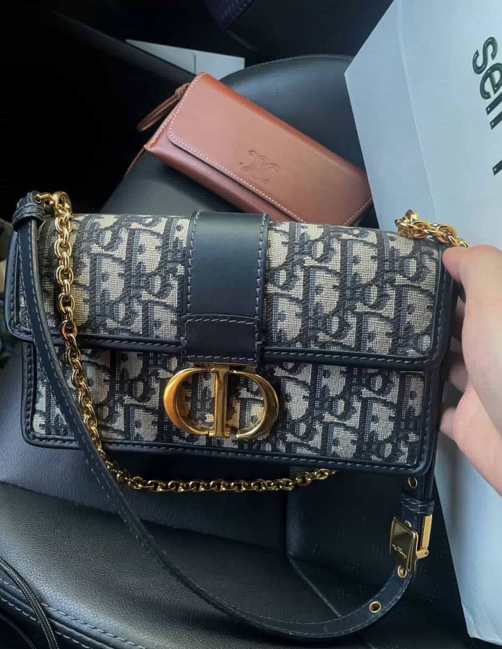 photo_6296123328535662869_w