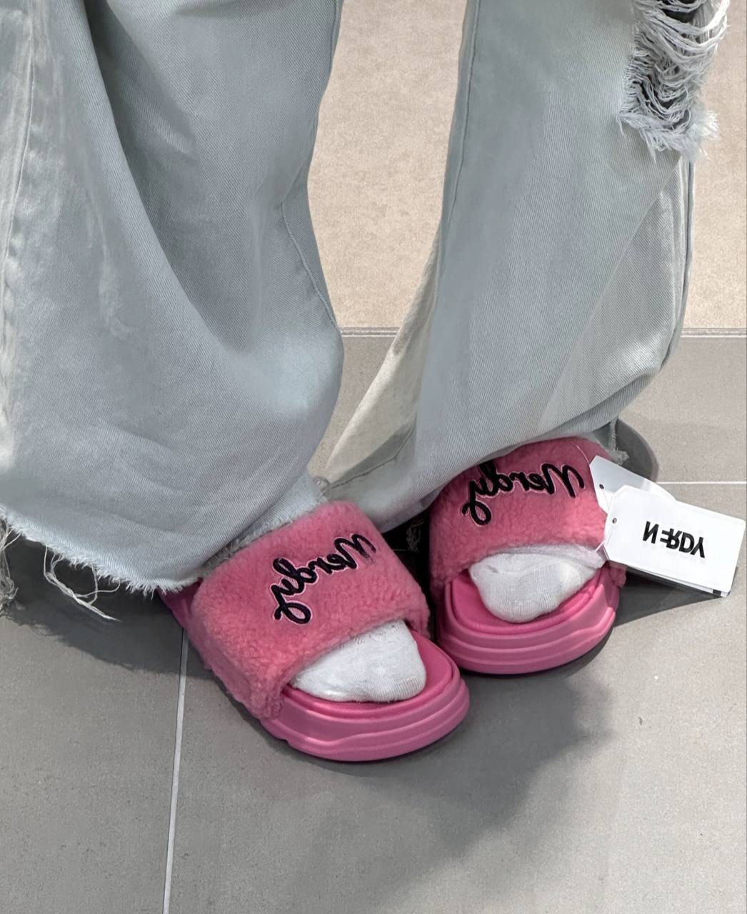 febea700-84b3-423d-a1f7-225a91e92ca8