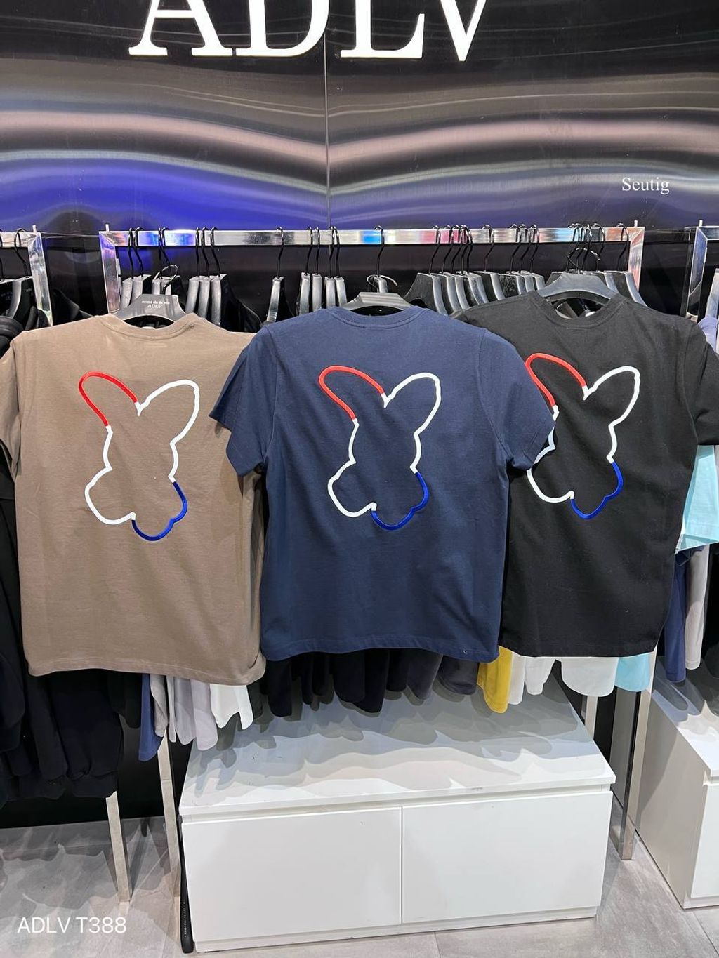 01b28d0d-e40e-4cf3-977e-7bfbc78de4a6