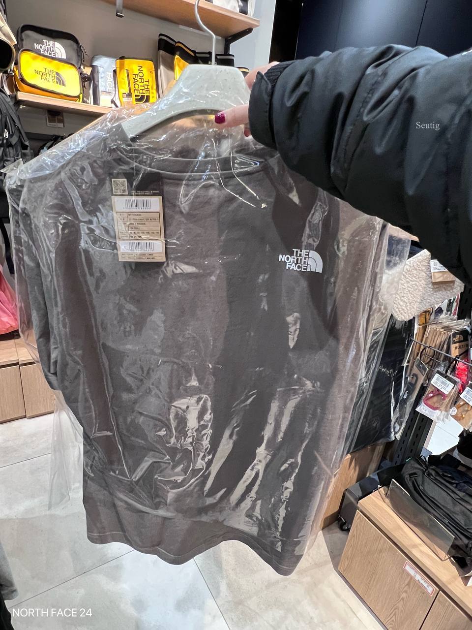 d5aa829a-98b4-4741-8225-808a1c8bd9d9